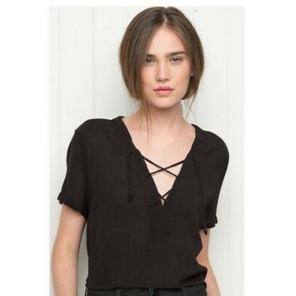Brandy Melville Top Women's Size OS Neutral Black Cropped Short Sleeve